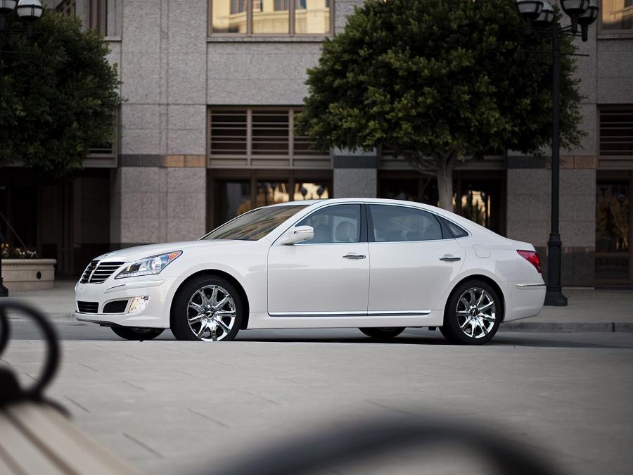  Hyundai Equus 2010 года  (US) (фото 18 из 68)